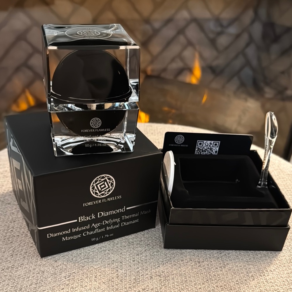 NIB $1,499 MSRP Forever Flawless Black Diamond Age Defying Thermal Mask